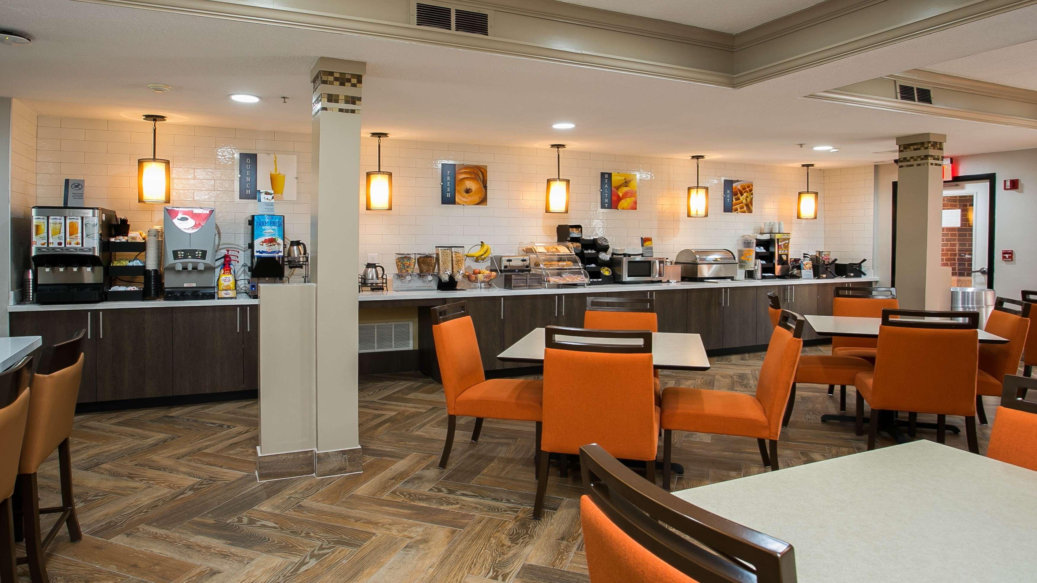 Best Western Plus Addison/Dallas Hotel Exterior foto